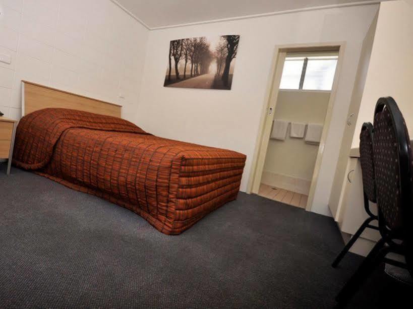 Gladstone Cbd Motel ภายนอก รูปภาพ
